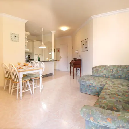 Lovely 2 Bedroom With Pool And View, K26 Holiday home