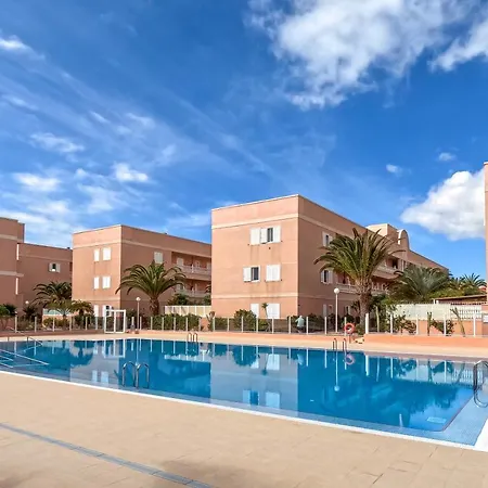 Holiday home Lovely 2 Bedroom With Pool And View, K26